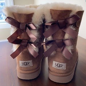 Girls' Bailey Bow Shearling Boots in Chestnut, Size US 5 Big Kid